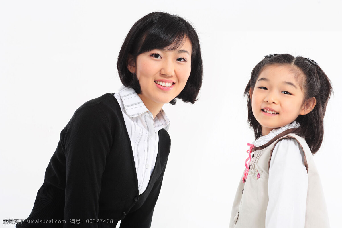 开心 微笑 师生 女人 老师 教育者 善良 美丽 女孩 学生 天真 可爱 学习 教育 教学 教育事业 高兴 高清图片 生活人物 人物图片