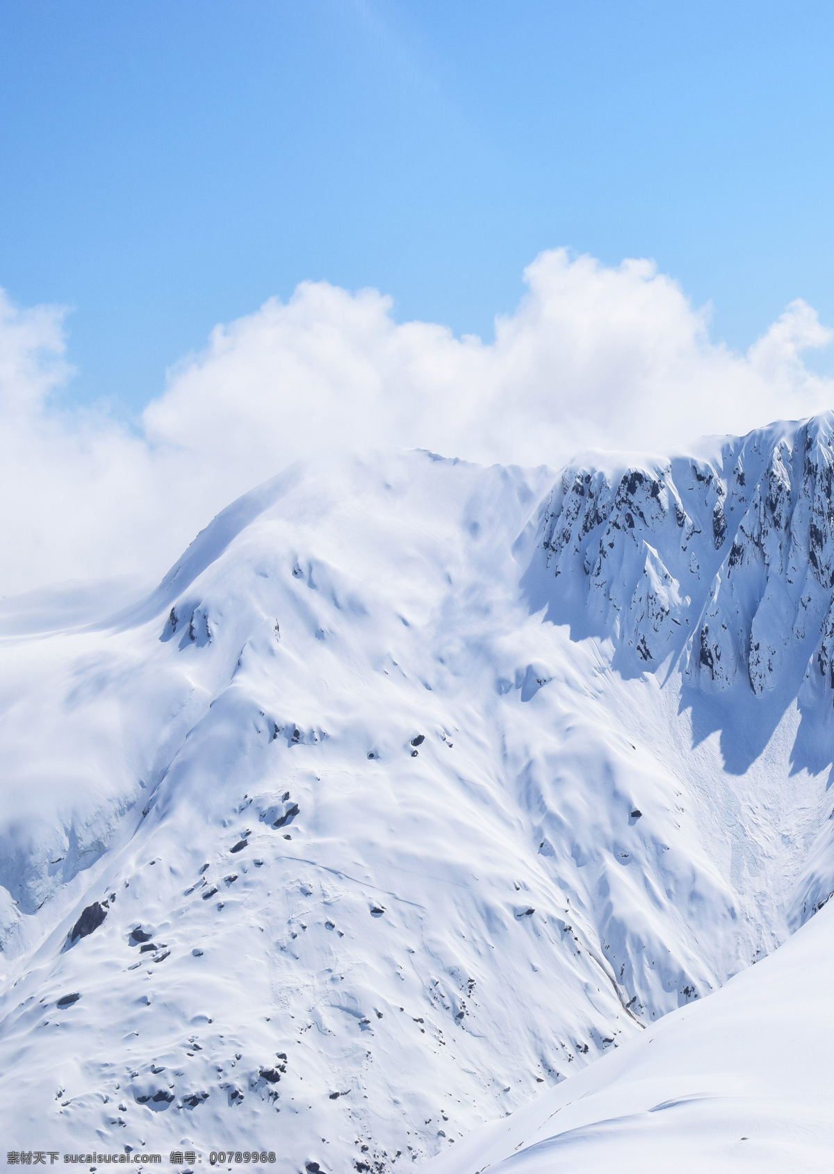 自然景觀 天空 云彩 白云 藍(lán)天 藍(lán)天白云 雪山 山地 山川 雪 雪原 大雪 雪景 山峰 高山