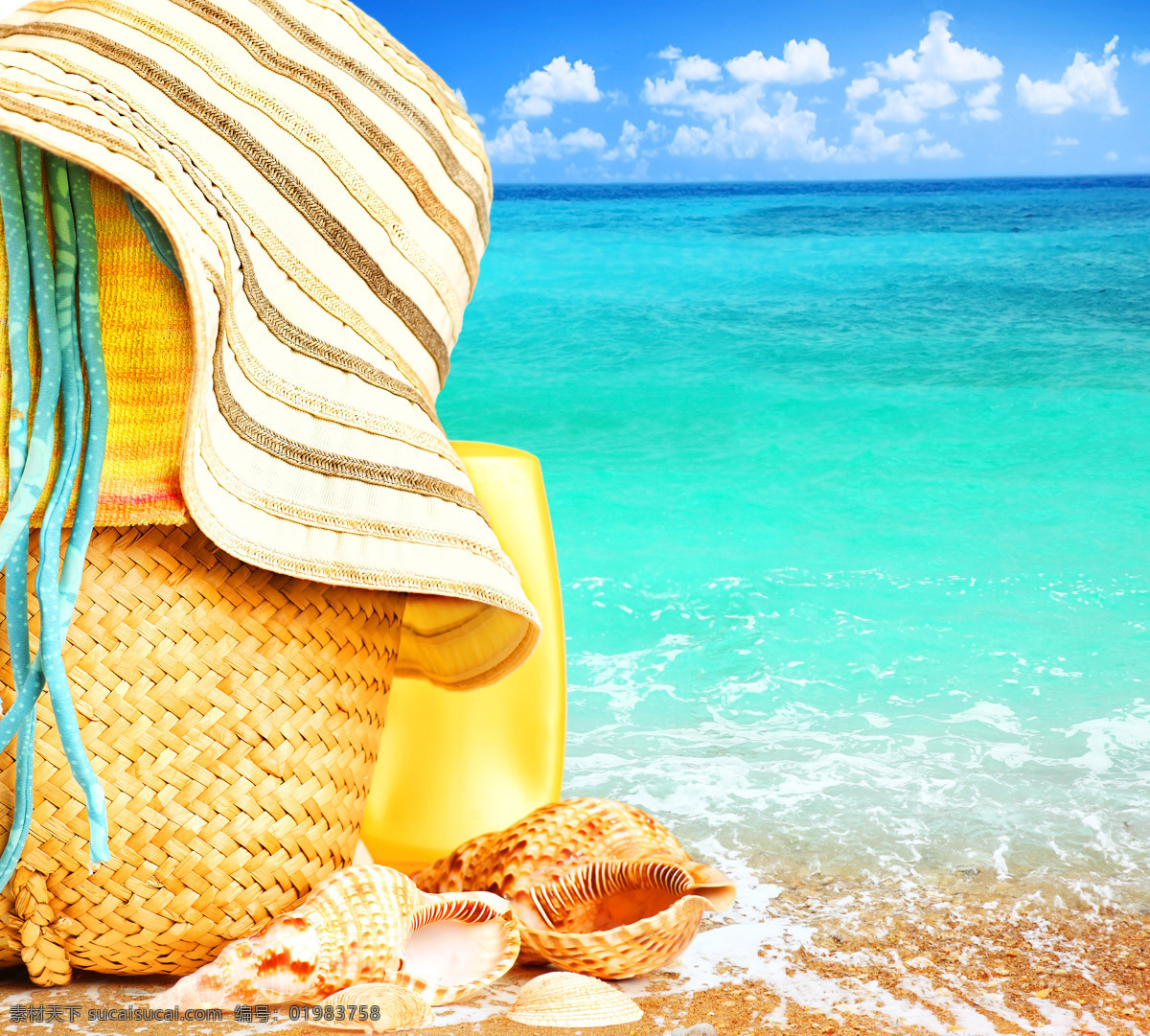 美丽沙滩背景 夏日海滩 沙滩风景 美丽海滩 美丽风景 大海 海面 草帽 防晒霜 海螺 海洋海边 自然景观 青色 天蓝色