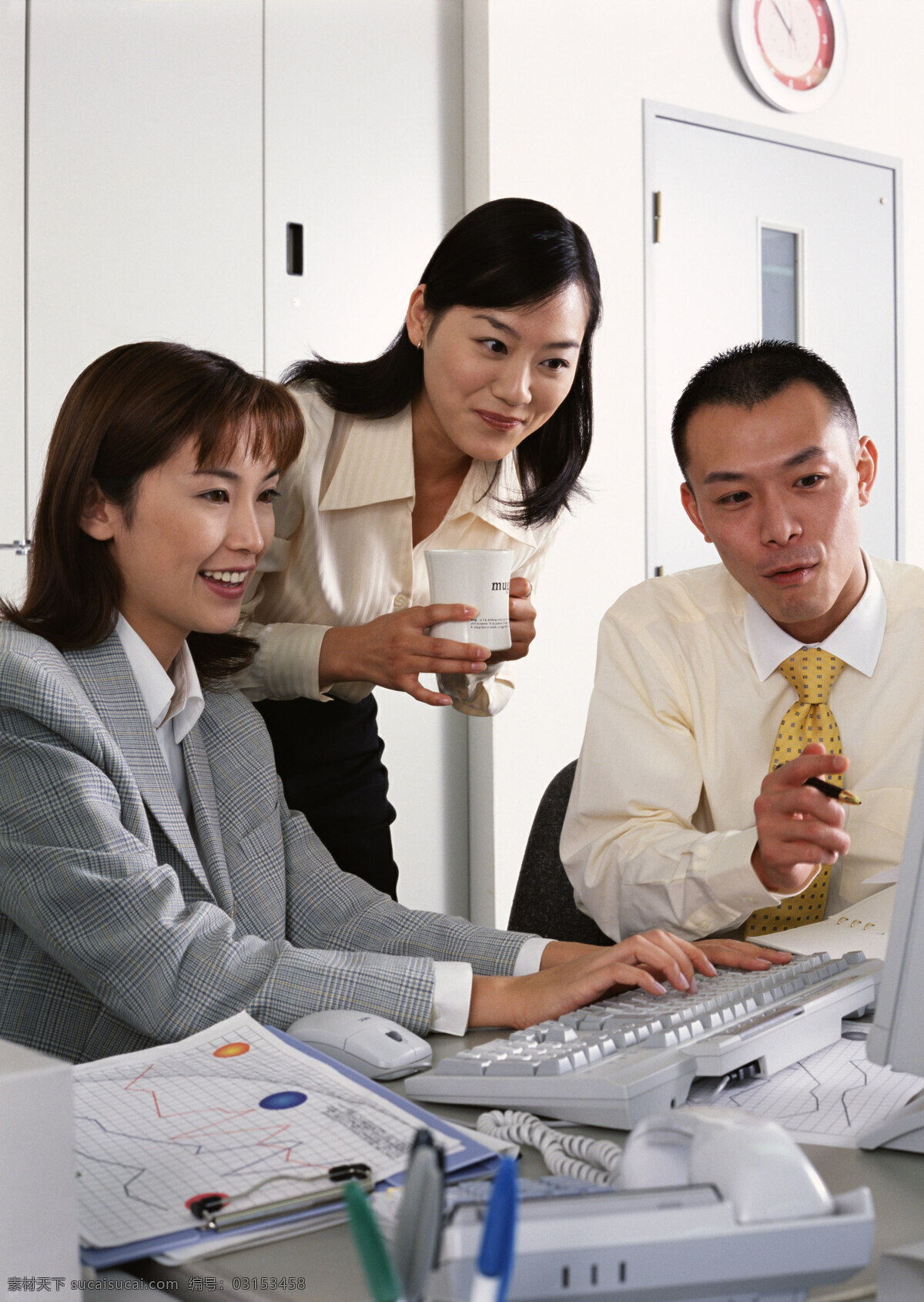交流討論 辦公場景 金融 市場 職業(yè) 能力特長 專業(yè) 商業(yè)環(huán)境 資料 商務(wù) 投資 團(tuán)隊(duì) 白領(lǐng)人物 市場波動(dòng) 商業(yè)特寫 金融插畫 商務(wù)人士 投資金融 職場生活 工作 辦公 人物圖庫 職業(yè)人物 攝影圖庫