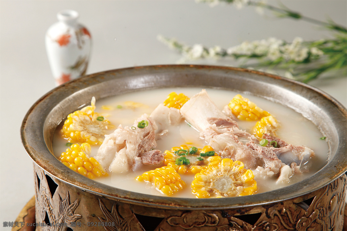 雜糧筒子骨湯 美食 傳統(tǒng)美食 餐飲美食 高清菜譜用圖