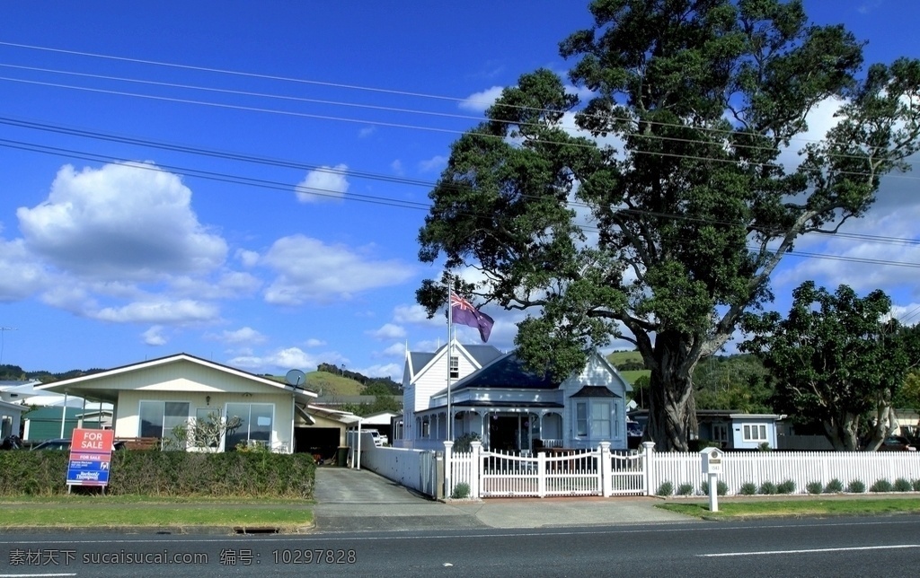 新西兰 海滨 小镇 风景 天空 蓝天 白云 云朵 海滨小镇 建筑群 住宅 围栏 绿树 绿地 草地 道路 风光 旅游摄影 国外旅游