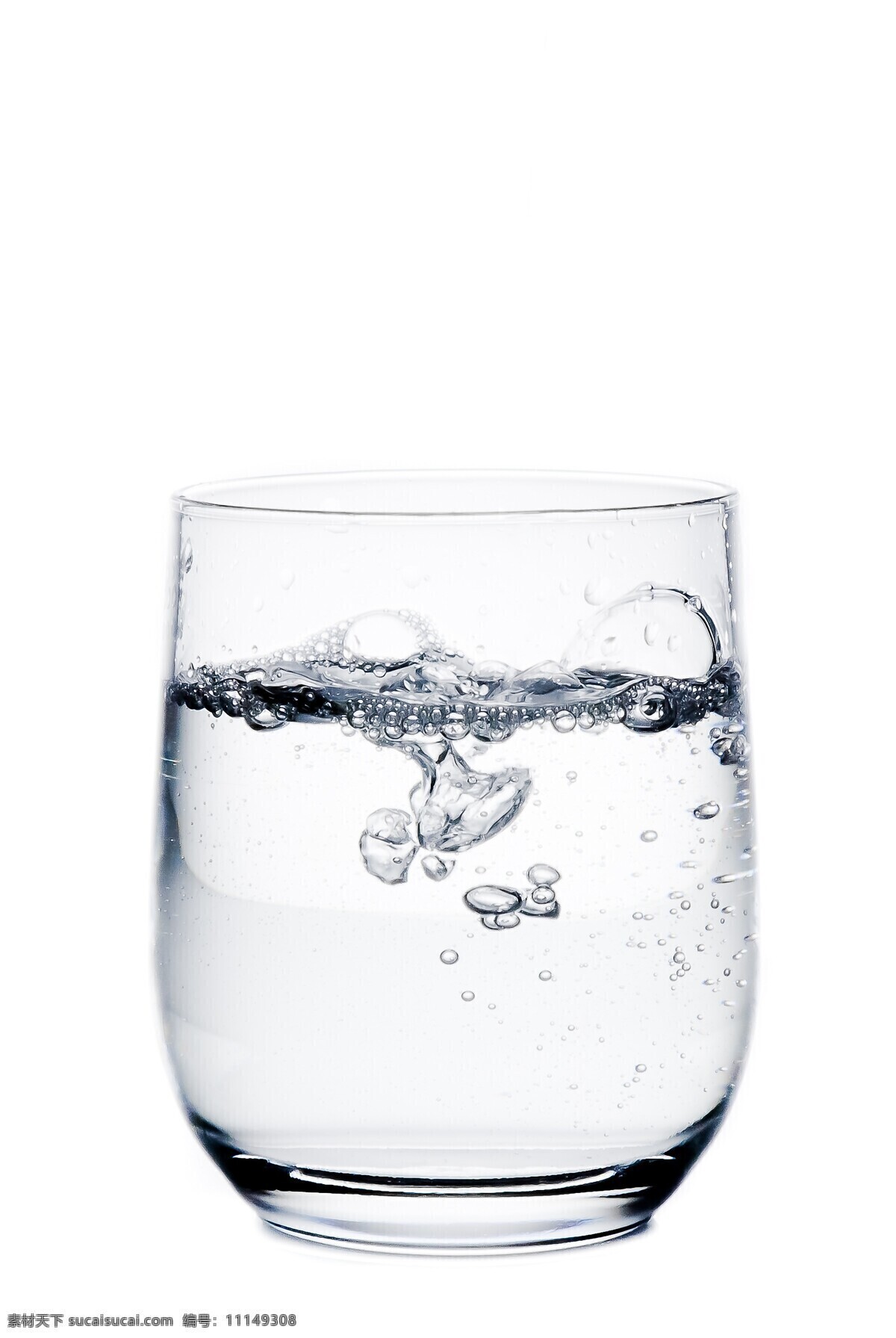 杯子 里 倒水 高清 玻璃杯 礦泉水 生活用品 純凈水 高清圖片 礦泉水瓶 優(yōu)質飲用水 飲用水 生活百科 生活素材