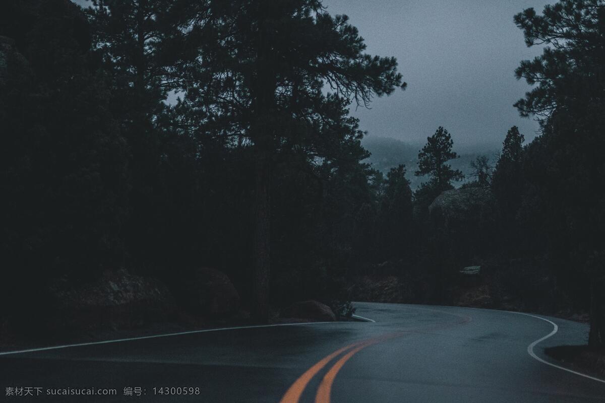 道路 公路 夜晚 森林 背景 海報 素材圖片 雜圖