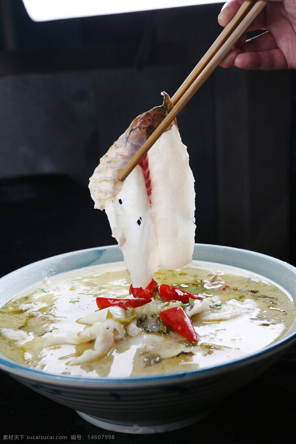 水煮酸菜魚(yú) 酸菜魚(yú)魚(yú)片 中餐美食 酸辣口味 四川菜 魚(yú)片特寫 酸菜魚(yú)湯 清湯火鍋 辣椒點(diǎn)綴 鮮嫩魚(yú)片 酸爽美食 傳統(tǒng)中餐 高湯魚(yú)片 酸辣湯底 餐飲美食
