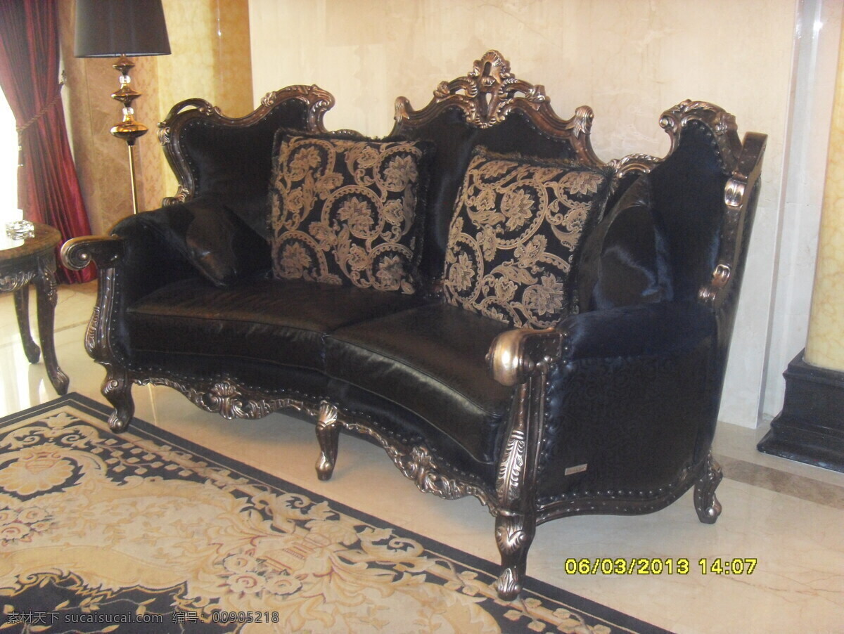 家居生活 欧式沙发 沙发 奢华沙发 生活百科 欧式 雕花沙发 气派沙发 黑色沙发 大气沙发 家居装饰素材