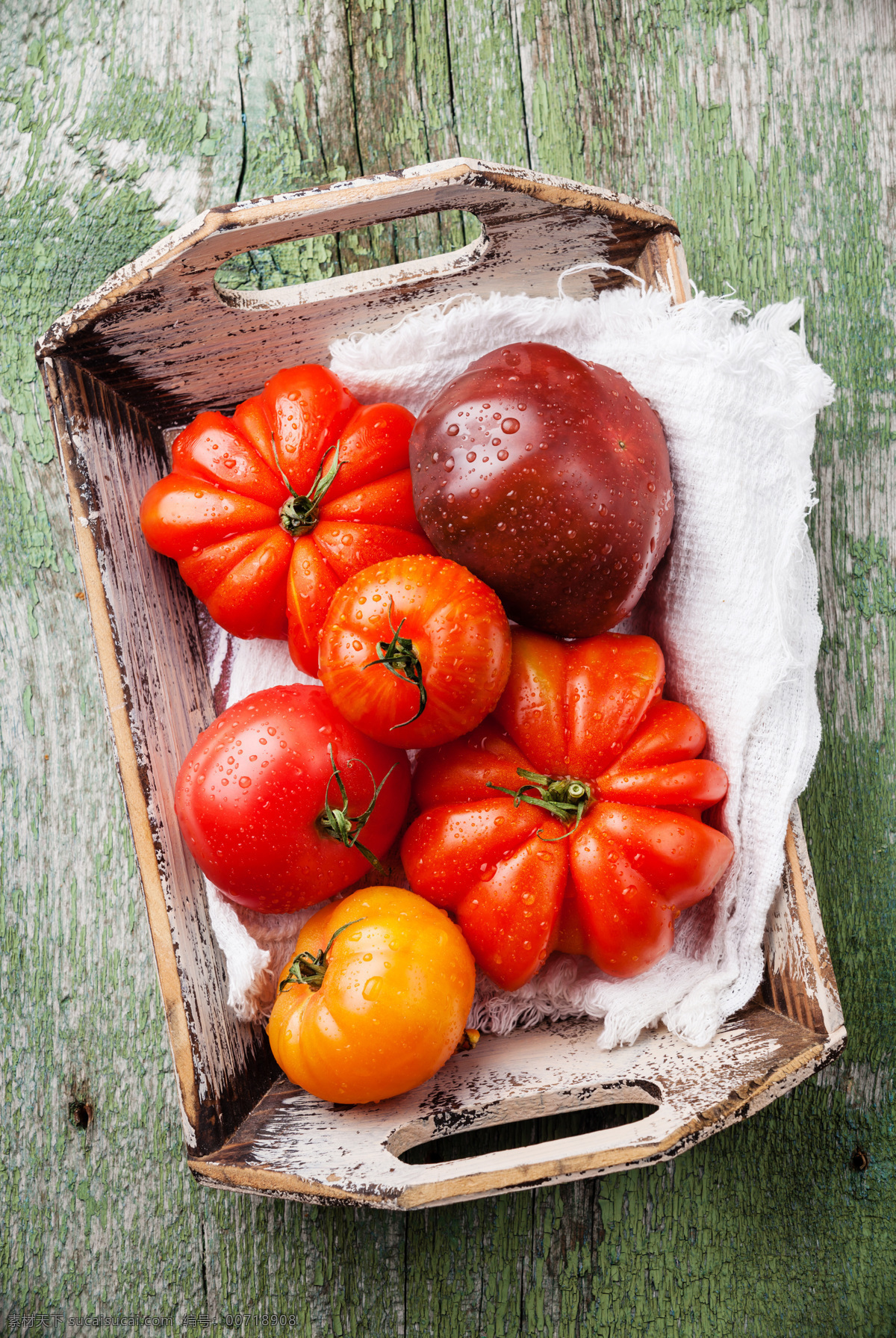新鲜番茄摄影 新鲜番茄 西红柿 新鲜蔬菜 蔬菜摄影 食材原料 餐饮美食 白色