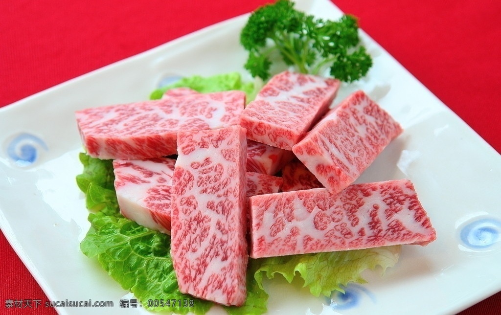 雪花牛肉 牛肉 肉片 青菜 瓷盘 美食 美味 鲜嫩 可口 传统美食 餐饮美食