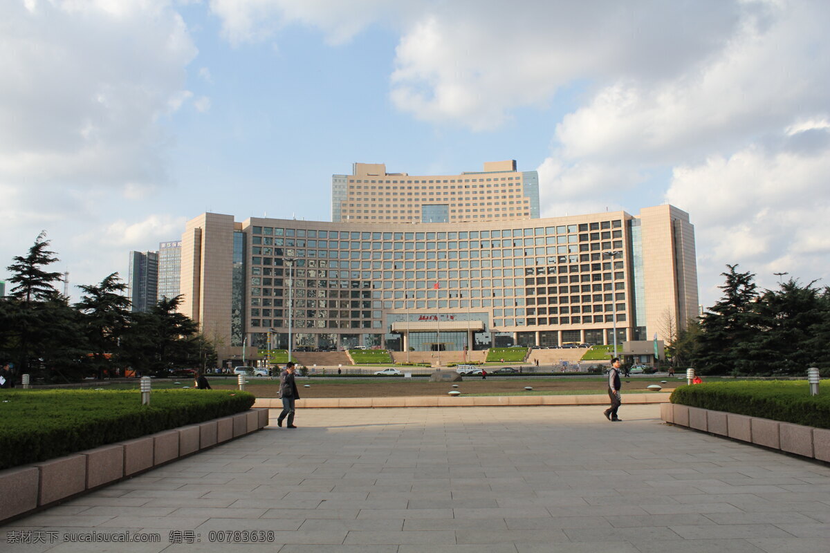 青岛市政府 办公 大楼 中央政治局 建筑 楼房 蓝天 白云 建筑景观 自然景观