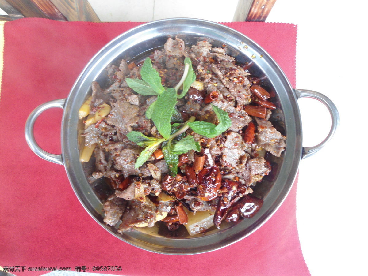 干锅牛肉 干锅 牛肉 美食 火锅 传统美食 餐饮美食