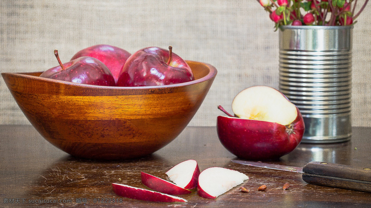 新鲜的水果 新鲜 水果 苹果 新鲜的苹果 木桌 美食图片 生物世界