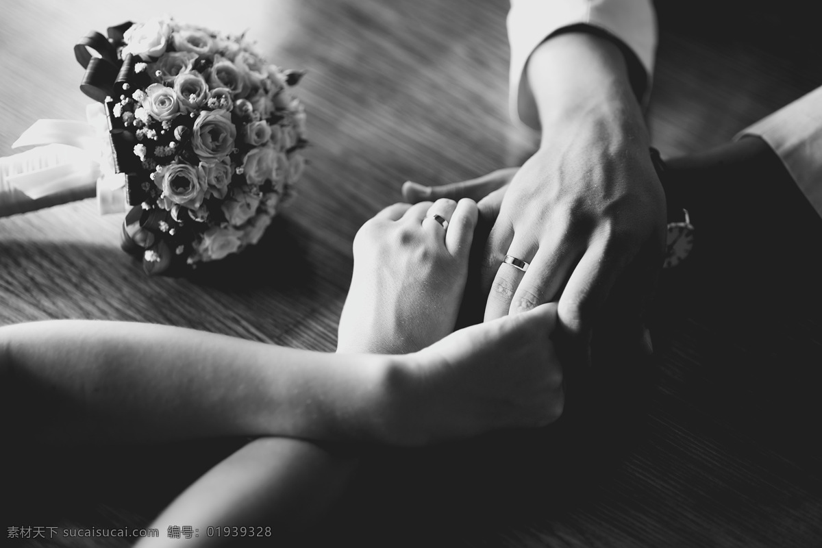 鲜花 手 牵手 夫妻 白玫瑰 手牵手 夫妇 玫瑰花 美丽鲜花 花束 花朵 鲜花摄影 花卉 花草树木 生物世界 黑色