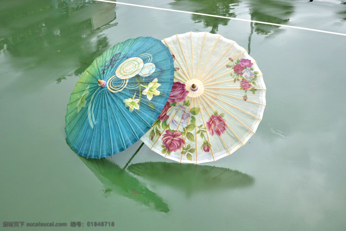 油纸伞 苏杭油纸伞 雨伞 伞具 防雨工具 百合花 玫瑰花 雨天 生活素材 生活百科