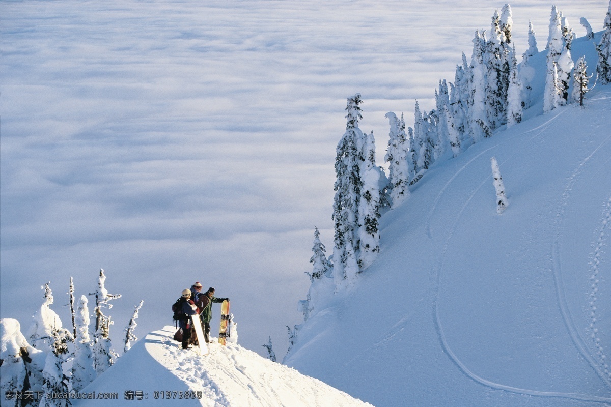 雪山 滑雪 运动员 高清 冬天 雪地运动 划雪运动 极限运动 体育项目 运动图片 生活百科 美丽 雪景 风景 摄影图片 高清图片 体育运动 蓝色