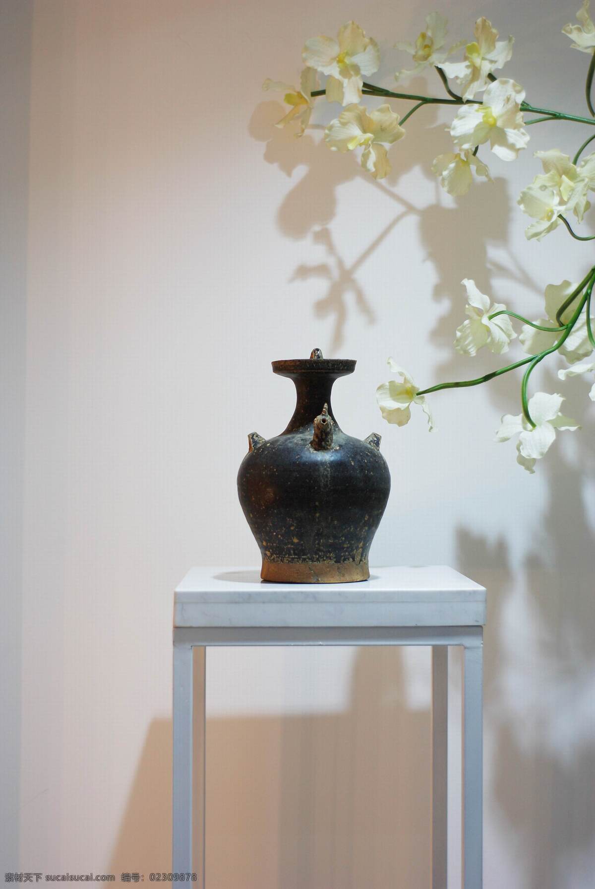 摆设 博物馆 传统文化 瓷器 雕刻 雕塑 工艺品 古董 传统工艺品 装饰品 艺术品 鲜花 花卉 花朵 展览馆 展品 罐子 瓶子 文化艺术 装饰素材 展示设计