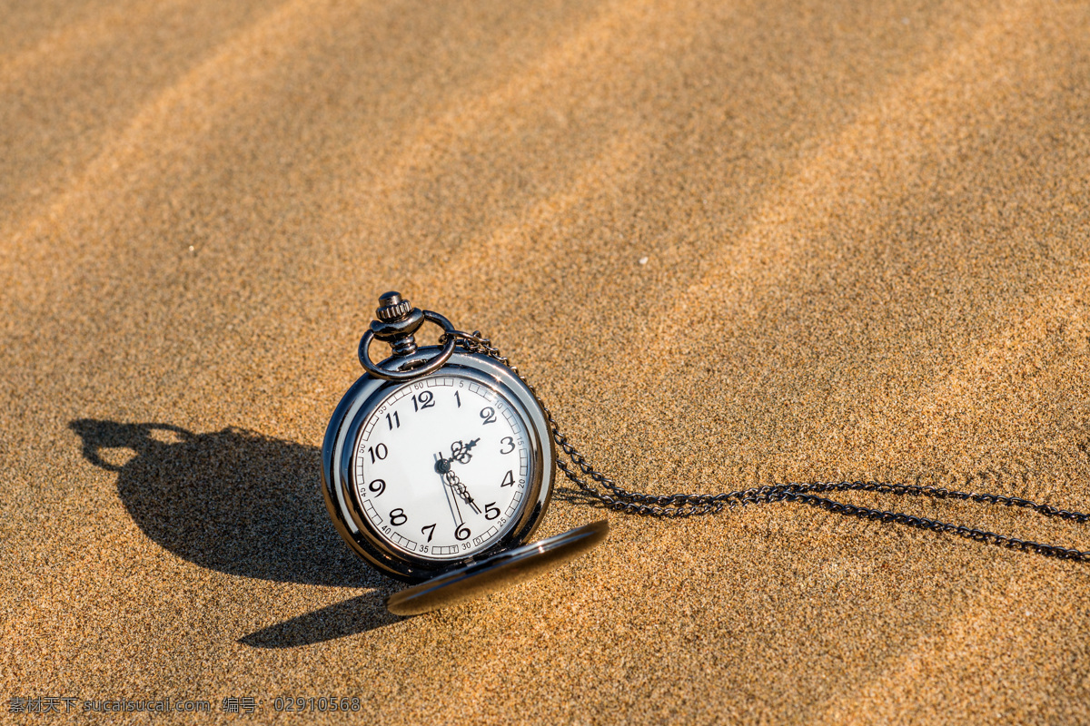 沙地上的怀表 沙地 怀表 时间 钟表 珍惜时间 其他类别 生活百科 棕色
