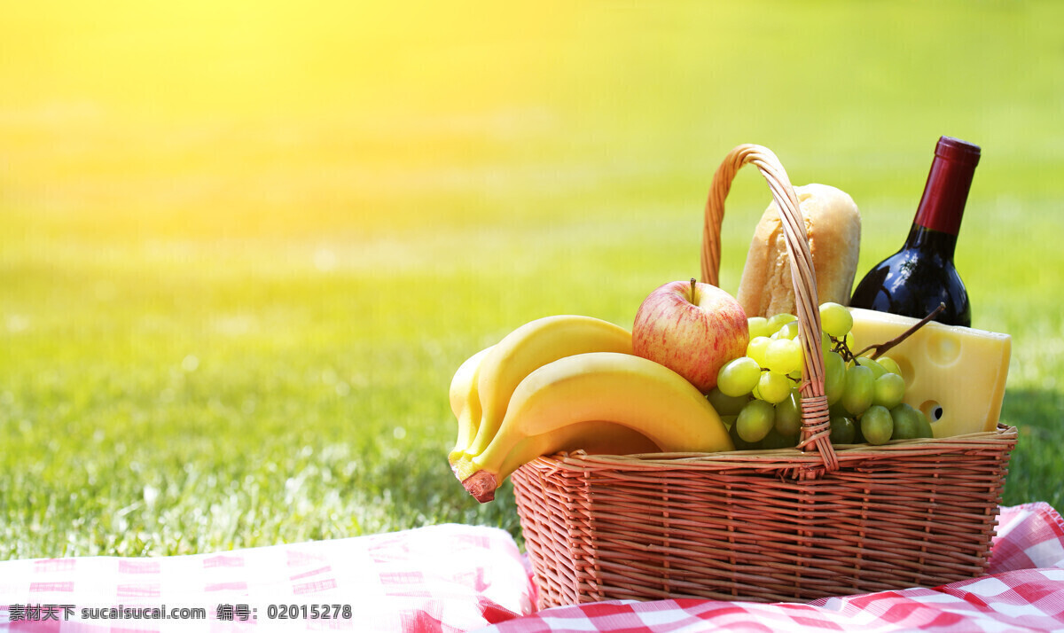 手提 篮子 里 水果 红酒 香蕉 苹果 葡萄酒 手提篮 野餐篮子 新鲜水果 葡萄 外国美食 餐饮美食