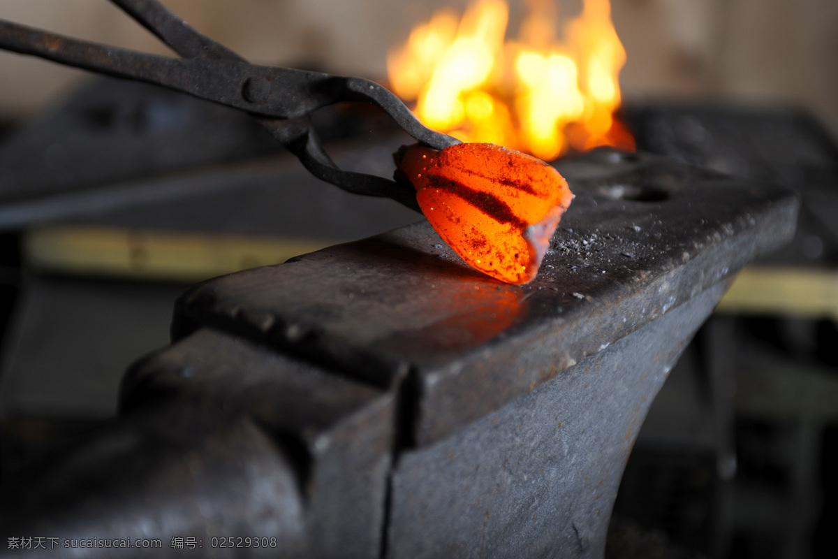 烧红的铁 铸铁 打铁 铁匠 烧铁 炼铁 其他类别 生活百科 黑色
