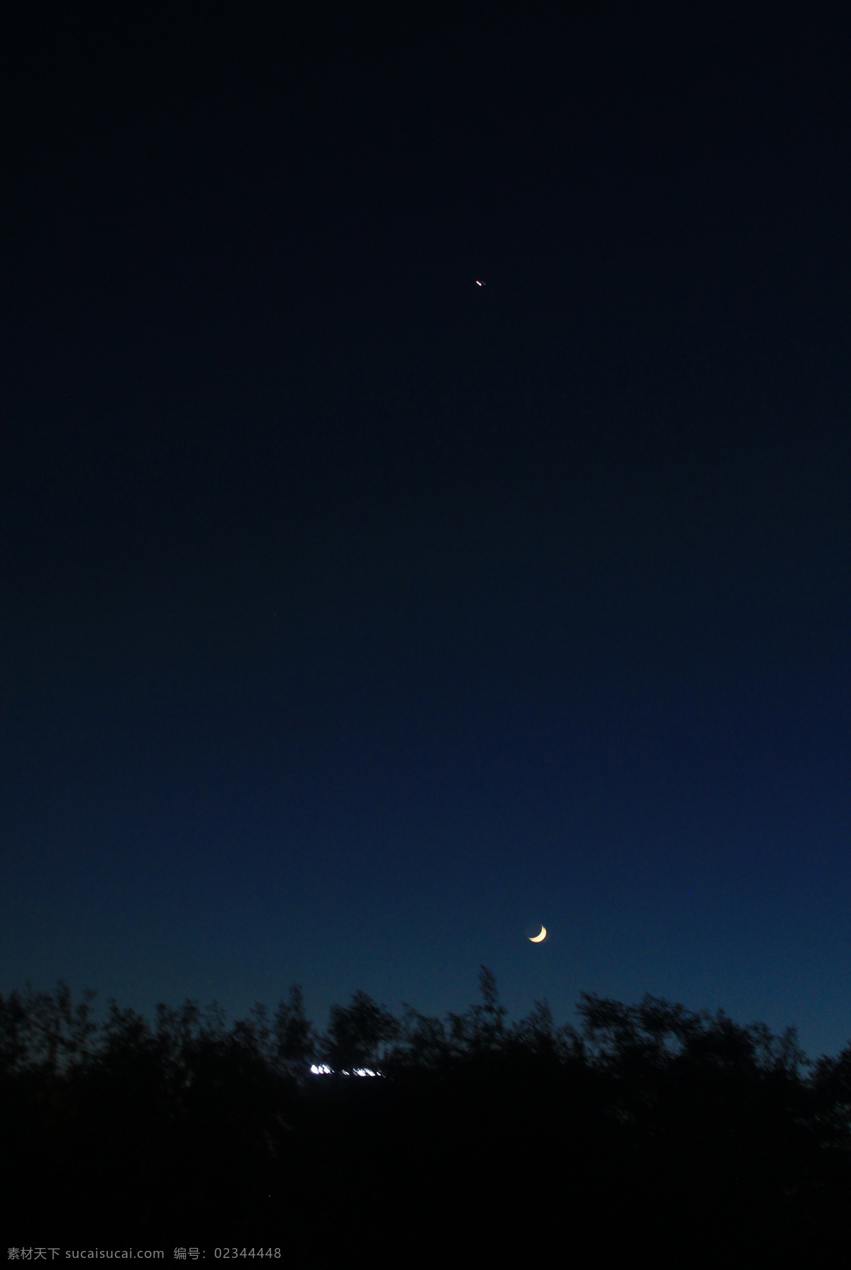 月亮 安静 夜空 苍穹 黑夜 自然景观 自然风景