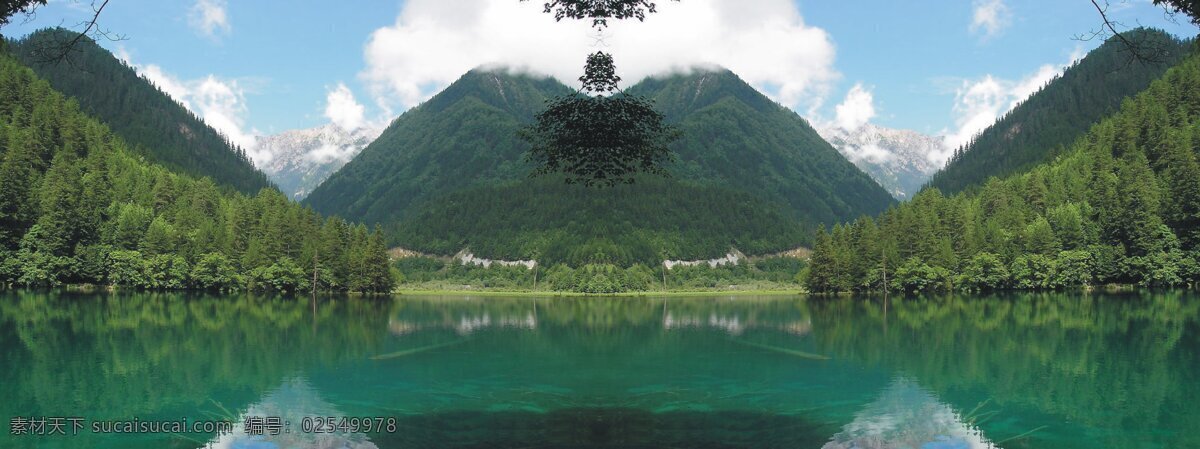 山水风景 白云 倒影 湖泊 蓝天 绿色 雾 夏季 树林 　 树木 树叶 山峰　远山 家居装饰素材 山水风景画
