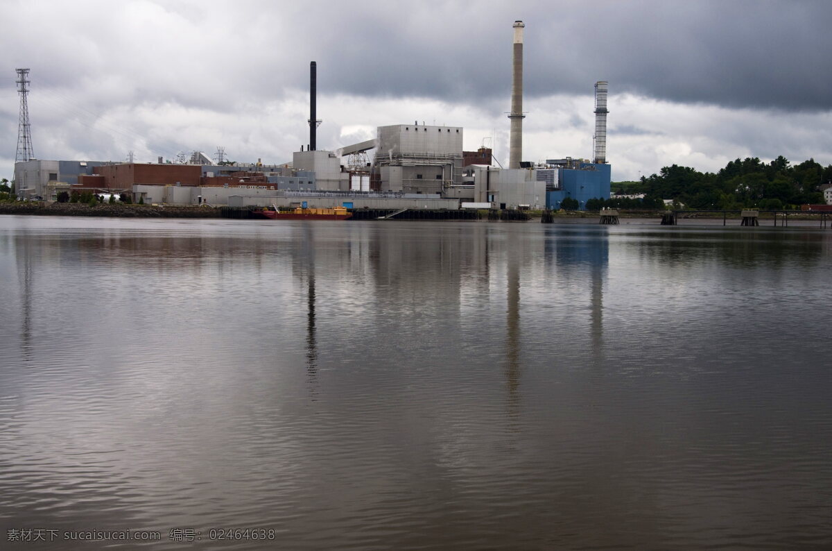 河边工厂 河流 河畔 河面 河边 水面 工业 工厂 厂房 烟囱 工业生产 现代科技