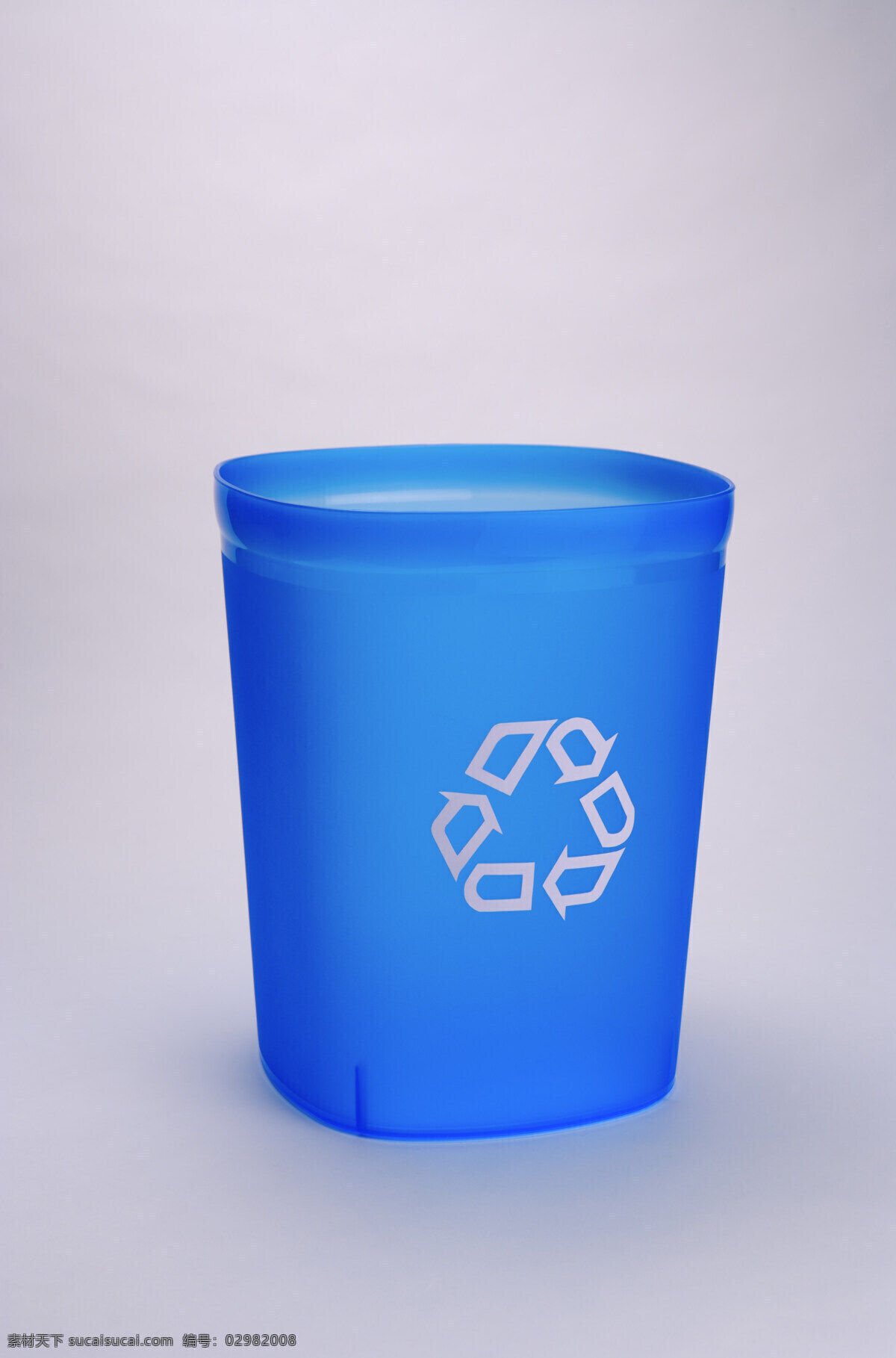 回收 利用 垃圾桶 特写 环保标志 环保 公益广告 回收利用 可利用资源 高清图片 其他类别 生活百科