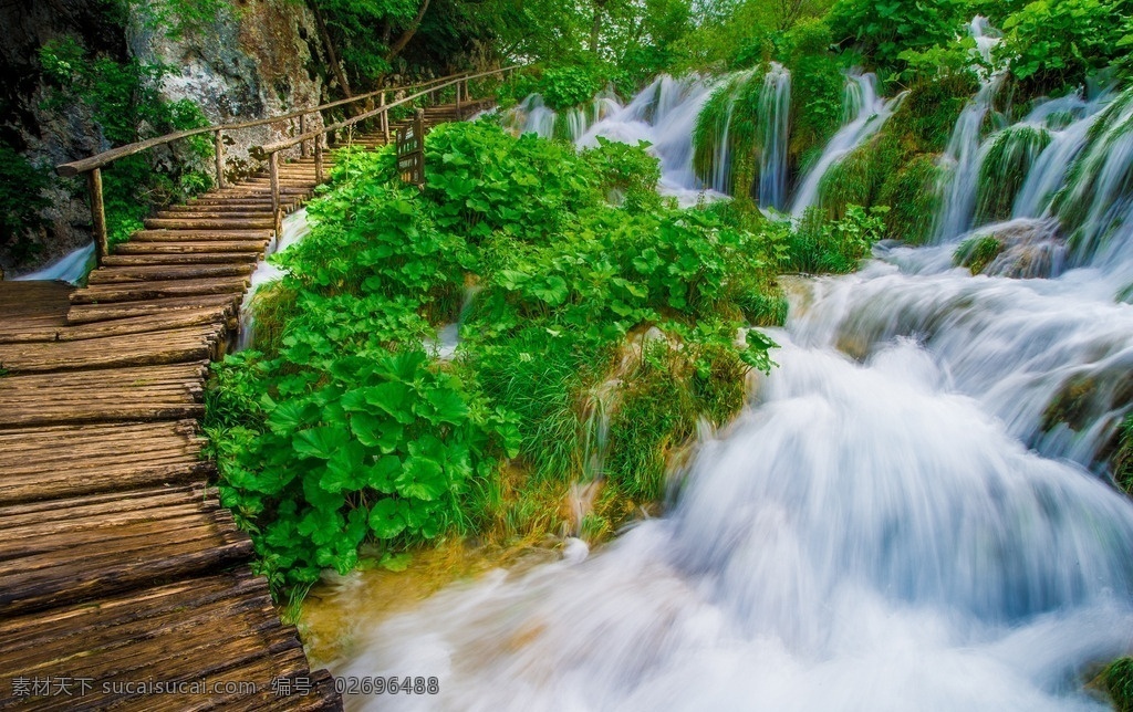 瀑布 风景 木桥 瀑布与木桥 河水 树木 森林 瀑布风景 美丽风景 风景摄影 自然美景 自然风景 自然景观