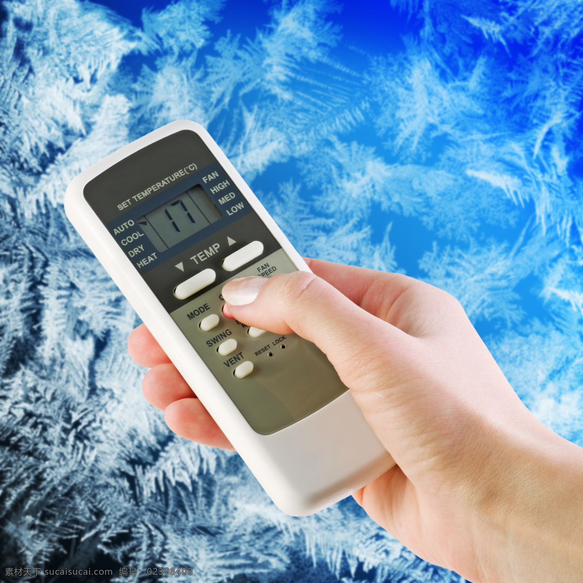 空 调控 调 器 人 空调摇控器 冰雪 空调 挂壁式空调 制冷 家电电器 空调海报 家具电器 生活百科 蓝色