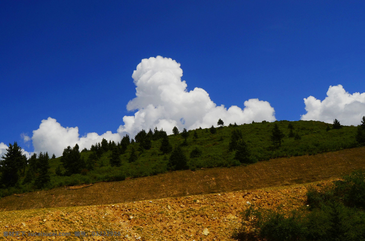 青藏高原风光 青藏高原 高山 土地 绿树 蓝天 白云 国内旅游 旅游摄影 蓝色