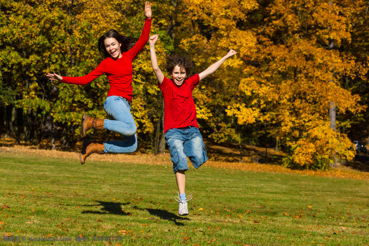 秋天 草地 风景 跳跃 青少年 跳跃的男孩 跳跃女生 树叶 秋天风景 看书的儿童 男生 女生 女孩 男孩 美少女 生活人物 人物图片