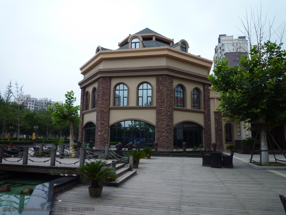 地面 建筑 建筑摄影 建筑园林 楼群 欧式 欧式风格建筑 欧式建筑 角楼 树木 小桥 水面 家居装饰素材