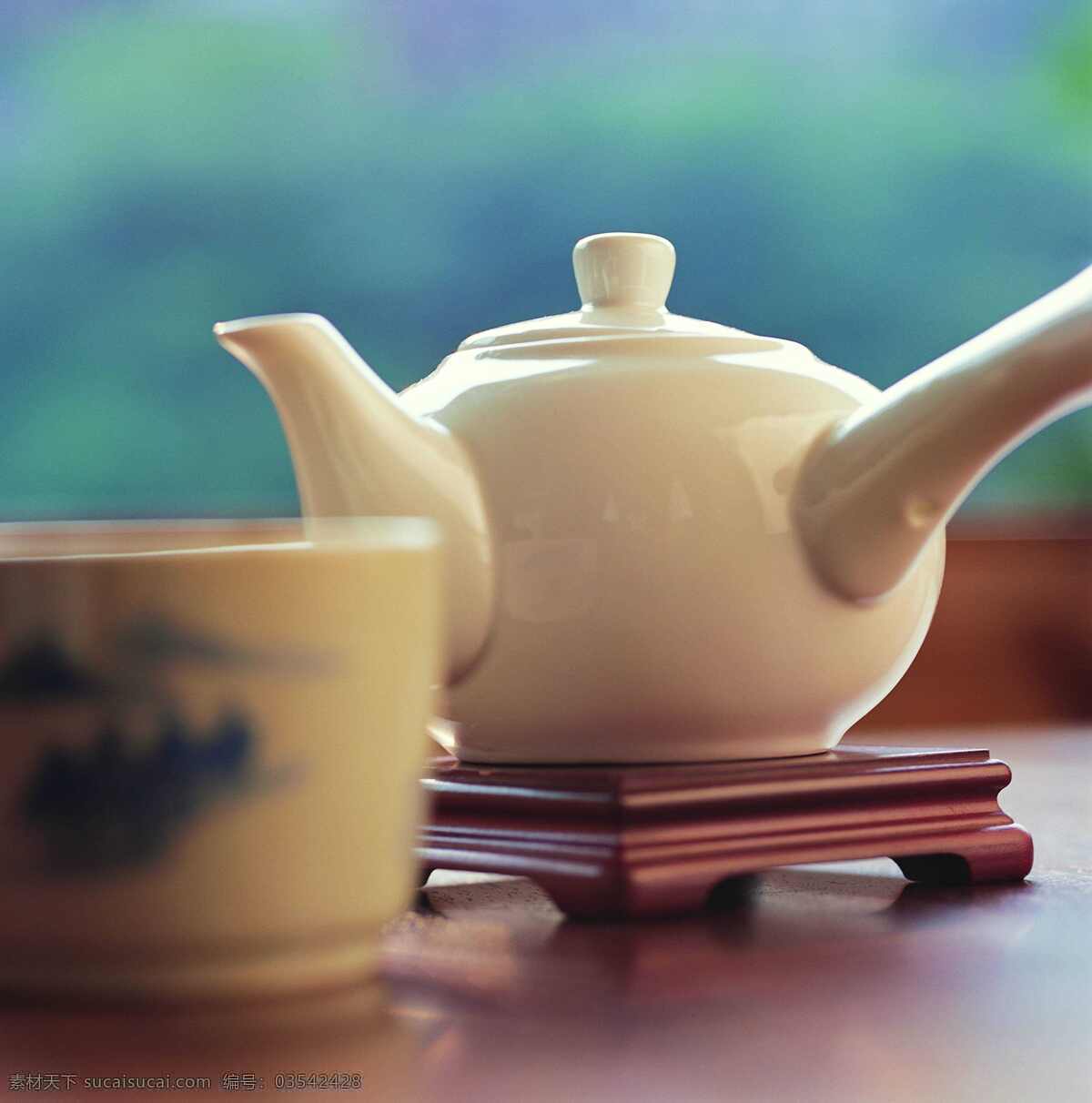 白瓷 茶壶 茶杯 茶背景 茶道 茶具 泡茶 啥文化 沏茶 茶壶摄影 风景 生活 旅游餐饮