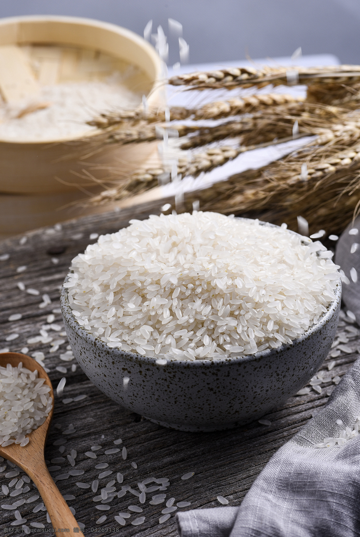 大米 水稻 米 米饭 饭碗 碗 米粒 长粒香 长粒米 圆米 水稻田 餐饮美食 食物原料