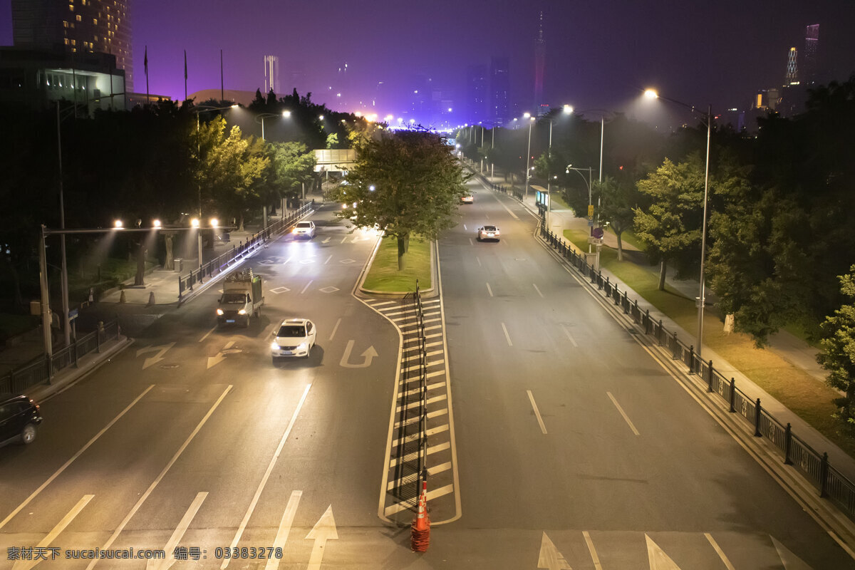 道路夜景图片 道路 马路 马路夜景 城市夜景 路灯 晚上的路 路口 生活百科 生活素材