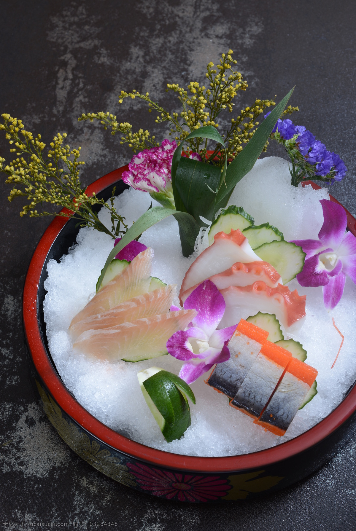 三色刺身 拼盘 鲷鱼 八爪鱼 希鲮鱼 寿司店 日式料理 日本美食 餐饮美食 传统美食