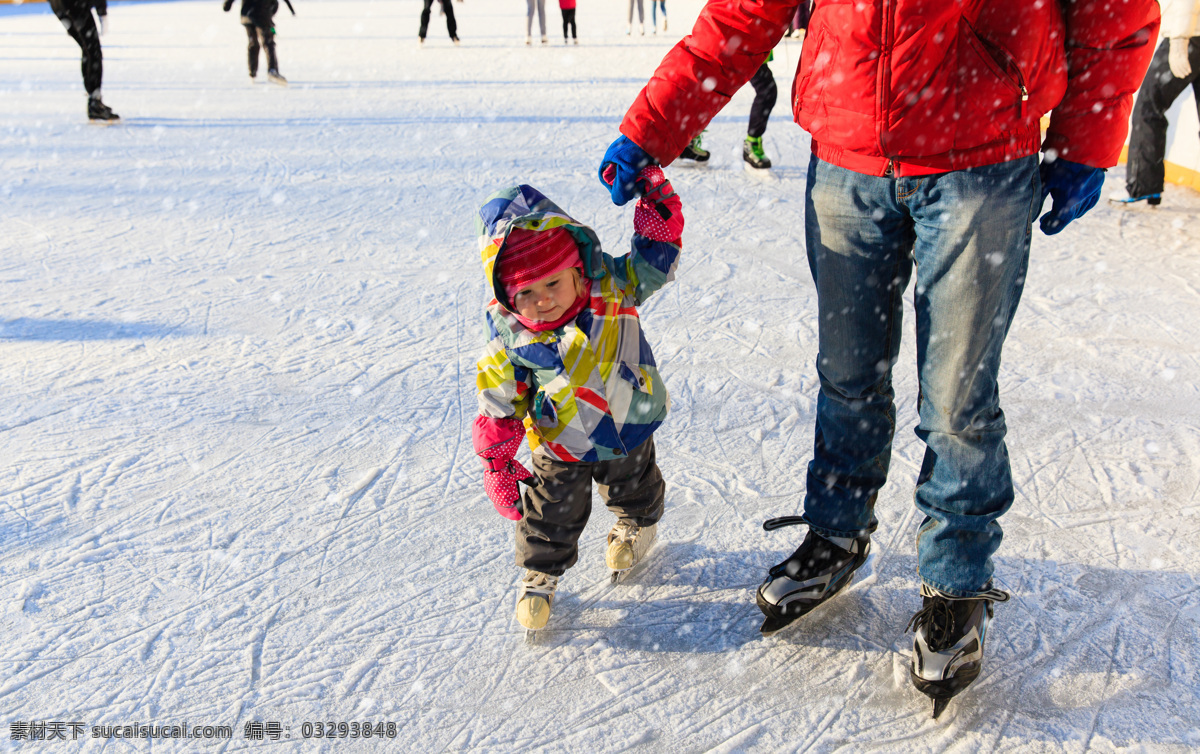 牵 孩子 溜冰 男士 滑冰 小女孩 小孩子 外国儿童 男人 体育运动 生活百科