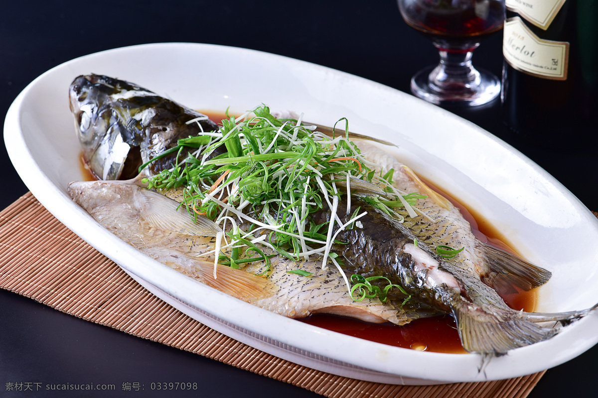 清蒸草鱼 草鱼 河鲜 池塘草鱼 鱼 餐饮美食 传统美食