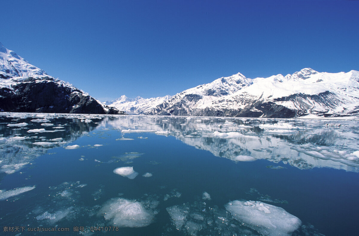 北极 冰山 高清 高清图片 jpg图库 摄影图片 自然景观 自然风光 自然风景 风景图片 清澈湖水 湖泊 倒影 水 蓝色