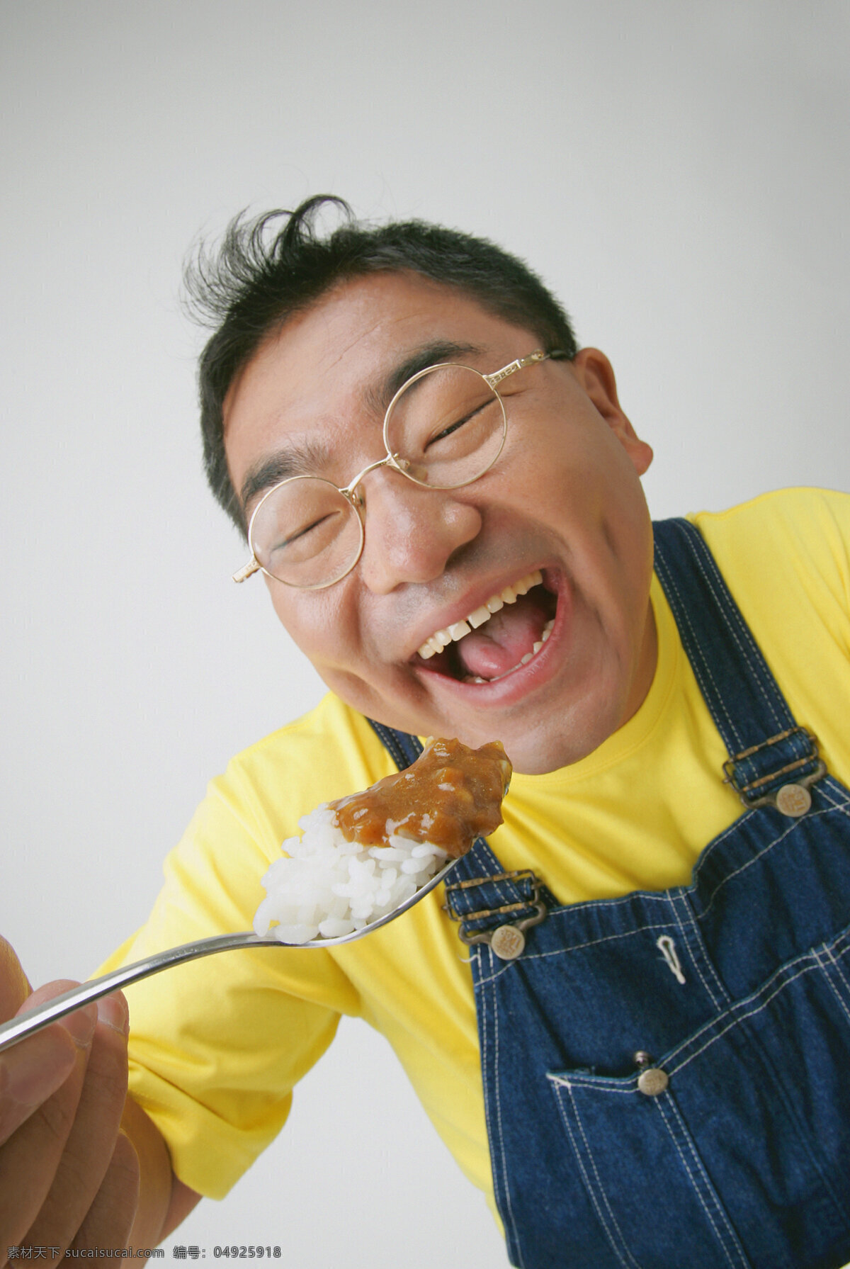 吃饭 男人 美味 好吃 食物 可口 诱人 张大嘴巴 夸张表情 男性 米饭 男人图片 人物图片