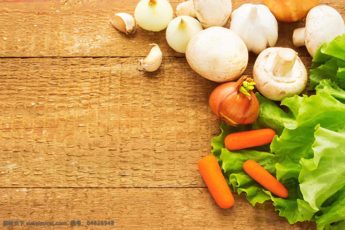 木板 上 磨 菇 青菜 磨菇 胡萝卜 蔬菜 新鲜蔬菜 果实 水果蔬菜 餐饮美食 蔬菜图片