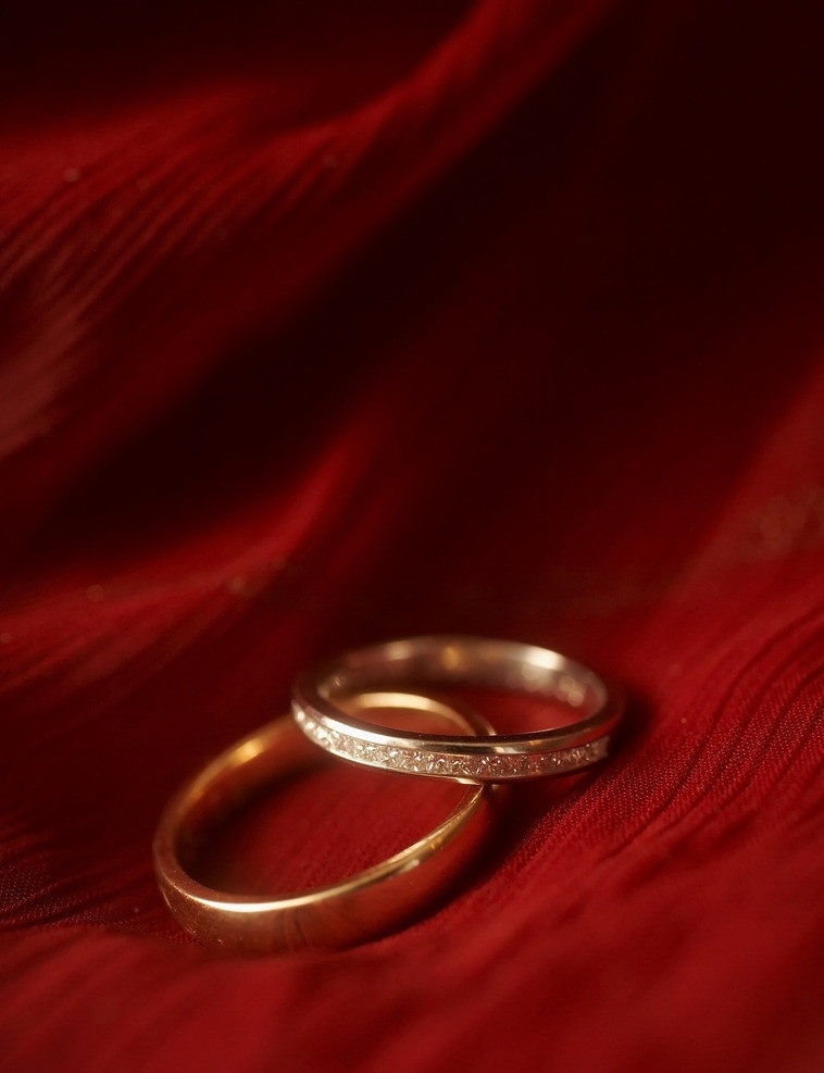 结婚戒指 结婚钻戒 对戒 结婚对戒 钻戒 戒指 结婚 婚礼 婚姻 幸福 浪漫 新郎 新娘 生活素材 生活百科