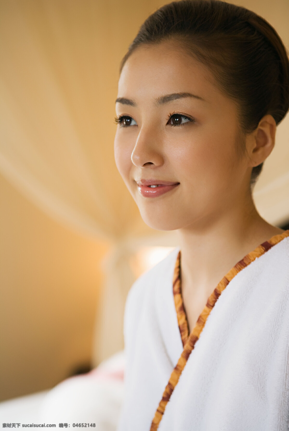 spa 美女图片 水疗 亚洲 美女 女人 按摩师 按摩 美容美体 瘦身 养生 台湾 温泉 白色 浴袍 性感 微笑 高清图片 人物图片