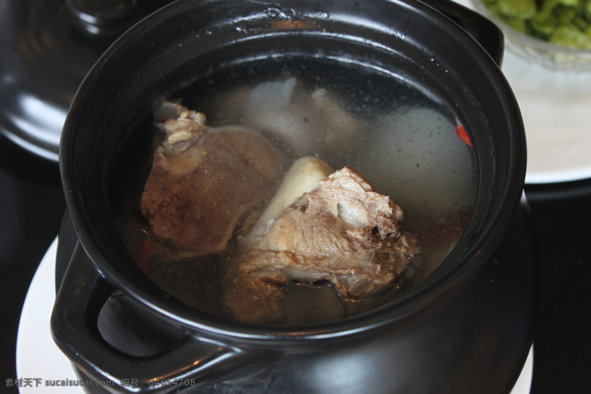 萝卜筒骨煲 舌尖上的美食 美食 食物 小吃 美味 中国传统美食 餐饮美食 传统美食