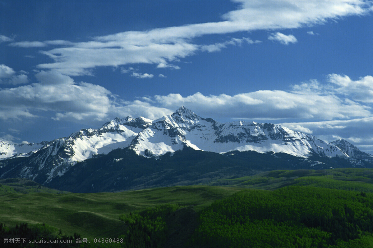 蓝天 白云 下 雪山 蓝天白云 山峰 自然风景 自然风光 景色 美景 风景 摄影图 高清图片 自然景观 黑色