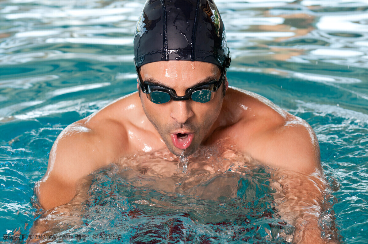 水里 男子 游泳 运动员 游泳运动员 游泳比赛 体育运动员 体育运动项目 生活人物 人物图片
