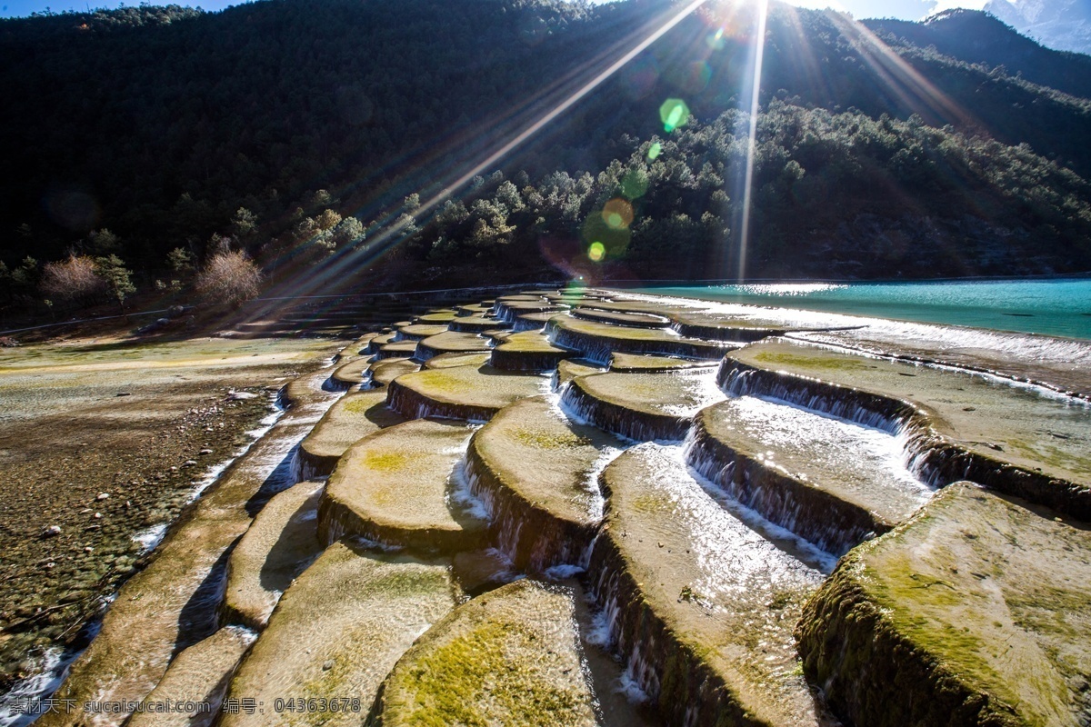 云南 丽江 蓝月 谷 风景 高清 绿叶 旅游