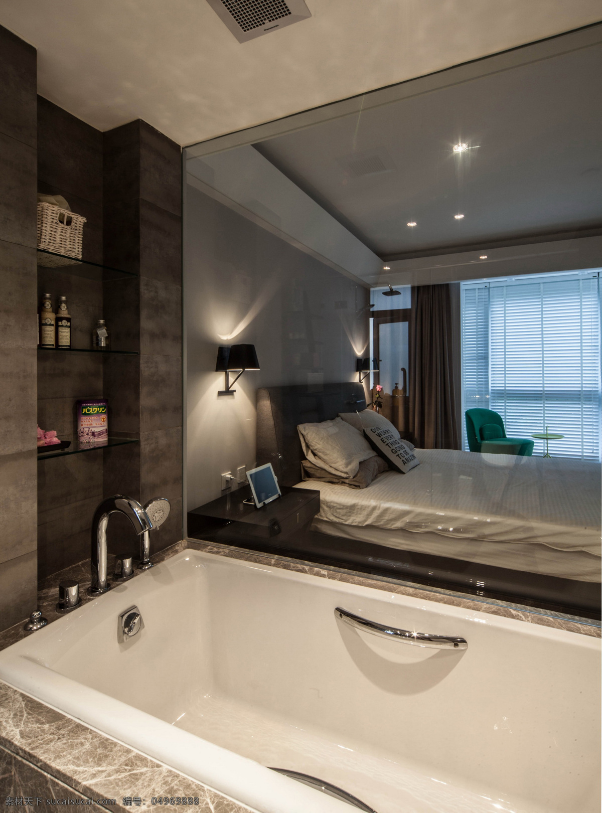 现代 时尚 卧室 浴缸 室内装修 效果图 卧室装修 深褐色背景墙 黑色壁灯 灰色背景墙