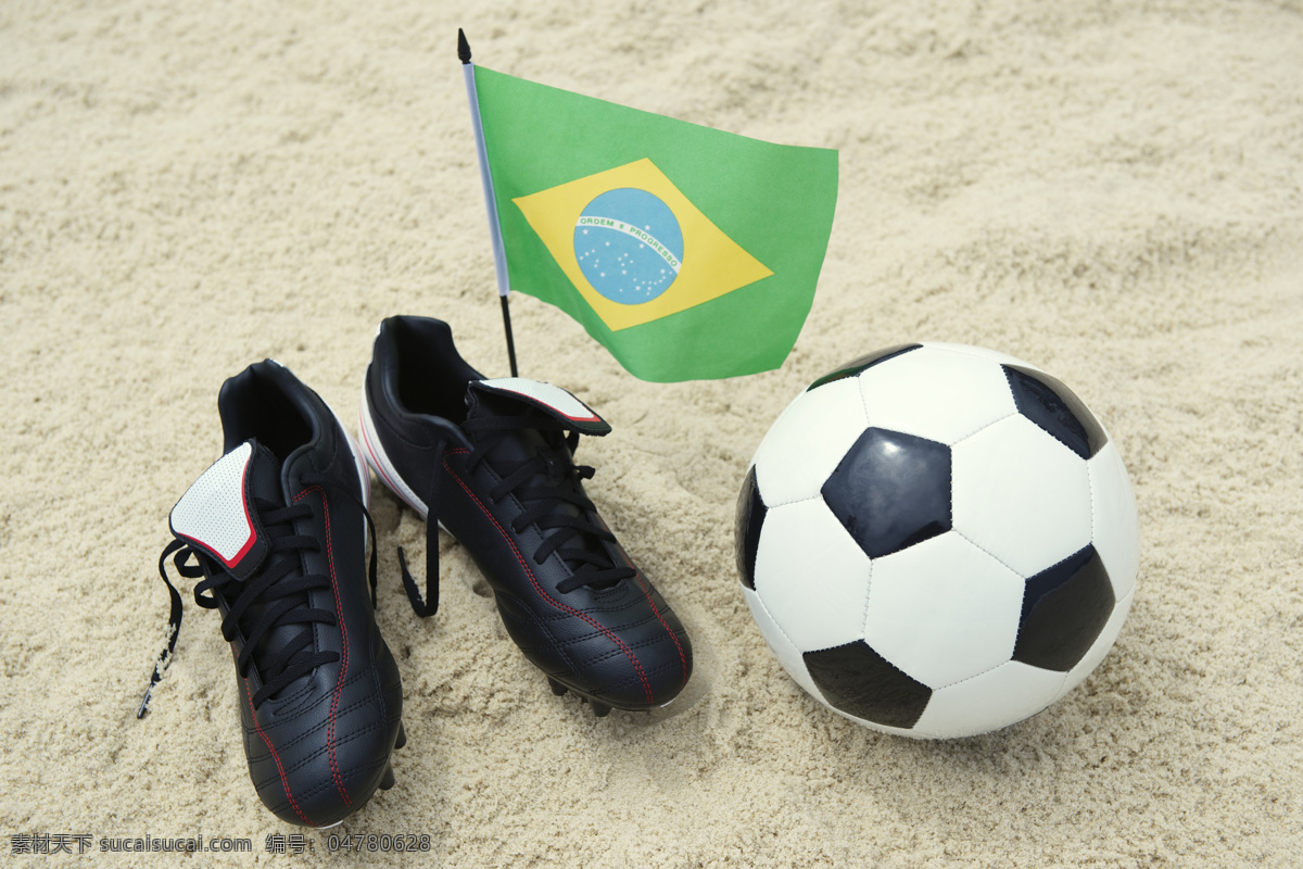 沙滩 上 球鞋 足球 巴西 世界杯 标志 彩旗 体育运动 生活百科 黄色