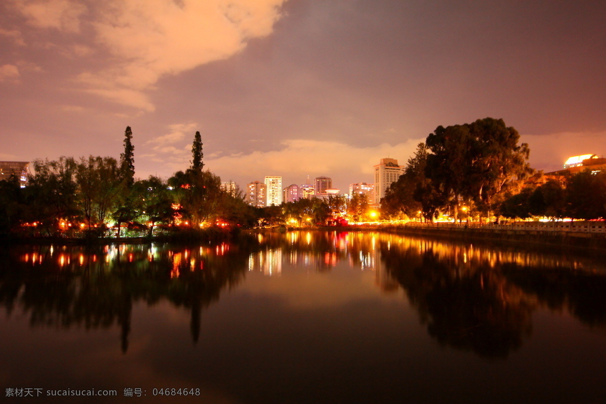 翠湖 全景 城市夜景 倒影 建筑景观 霓虹灯 水面 夜景 自然景观 翠湖全景 昆明 春城 翠湖公园 装饰素材 灯饰素材