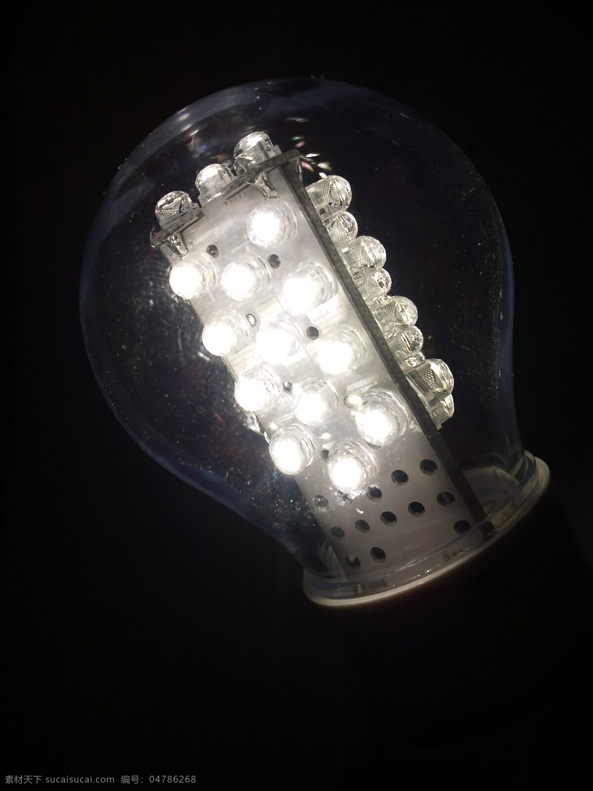 发光的灯泡 能源概念 电灯泡 灯泡 绿色能源 环保能源 生态能源 洁净能源 可再生资源 能源环保 低碳 节能 生活用品 生活百科 黑色